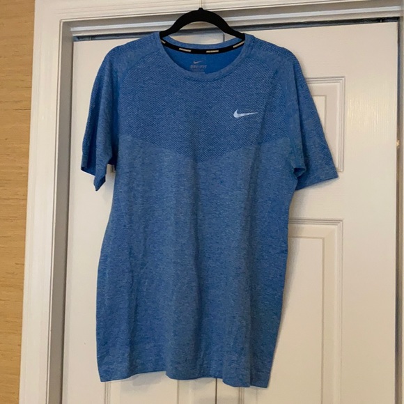 Men’s Nike Running Drifit Tee-Size L - Picture 1 of 4